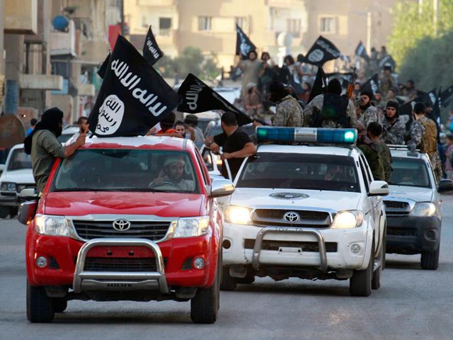 ISIS Dispatching Hundreds of Troops from Raqqa to Aleppo