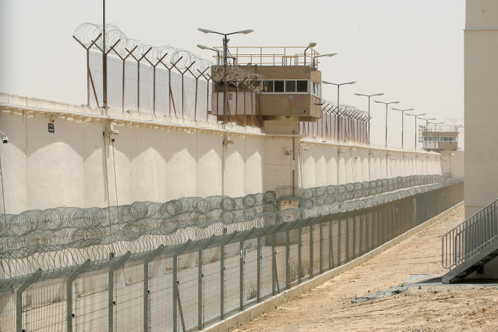 Six Palestinian prisoners on hunger strike in Israeli jails