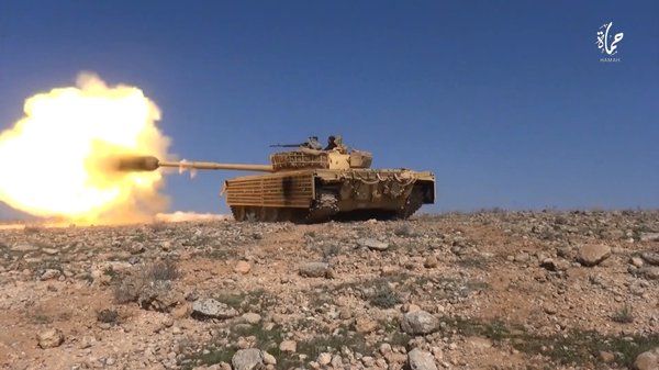 Syrian Army positions in E Homs under deadly night raid of ISIS, 2 checkpoints seized, 14 govt soldiers killed
