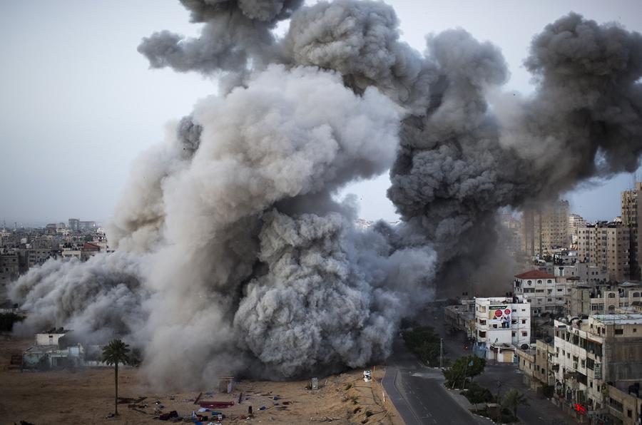  Israeli Warplanes Carries Out Several Air Strikes On Gaza