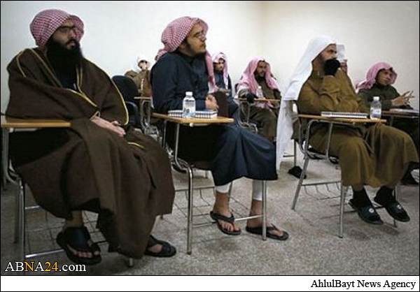السعودية تطلق 97 متطرفا للمجتمع بعد "المناصحة"!