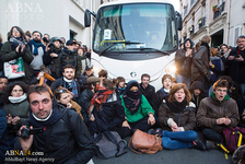Französische Polizei hat die Flüchtlinge aus einer Schule ausgetrieben + Fotos