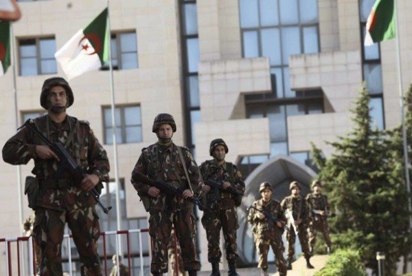 الجزائر میں القاعدہ کے ہتھیاروں کا ذخیرہ برآمد