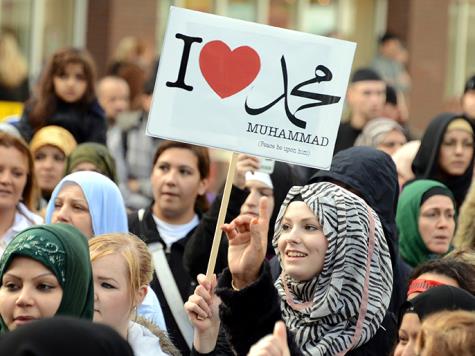 مساجد بريطانيا تحذر المسلمات من ثلاث!!! 