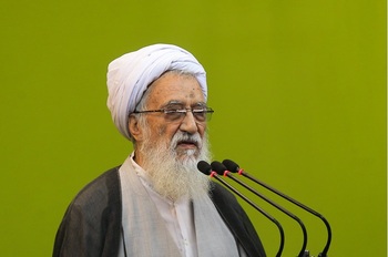 خطیب نماز جمعہ تہران: امریکہ ایران کو دھمکیاں دینے اور دوسرے ملکوں کے امور میں مداخلت سے پرہیز کرے