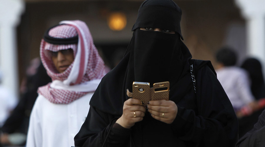 Saudi Wahhabi fanatics: Women will face jail & flogging for checking husband’s phone unlawfully 