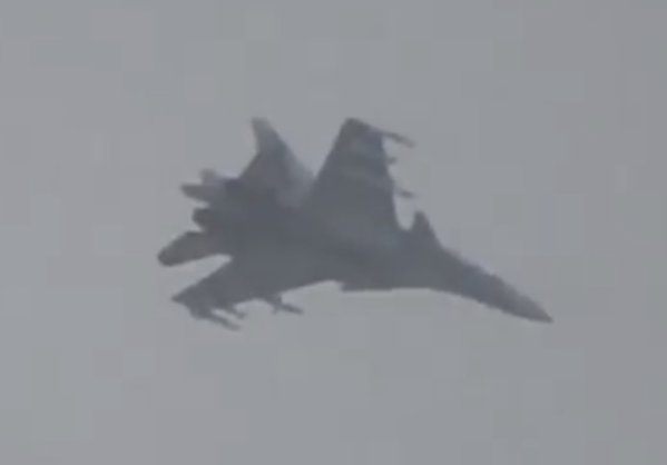 Russian, Syrian airstrikes pound rebel positions in Hama, Idlib border / Video
