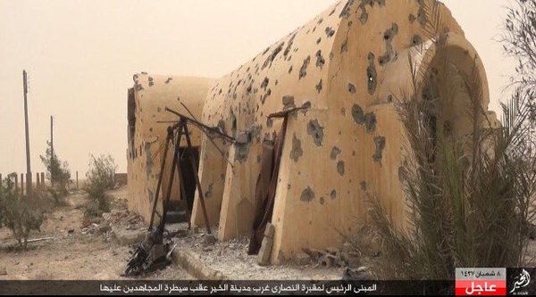 Daesh terrorists sabotage Christian cemetery in Deir Ezzor offensive; 100.000 facing an ISIS-imposed siege / Photos