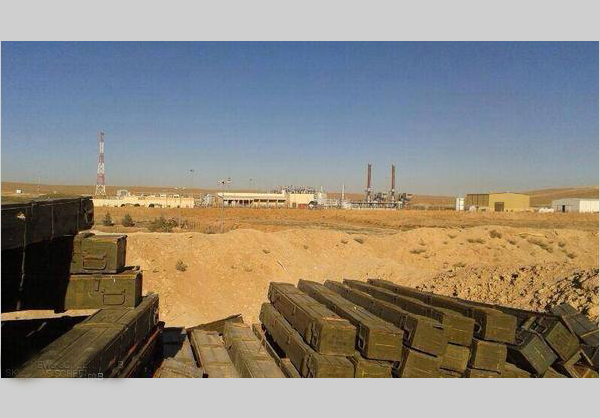 الجيش السوري يبدأ عملية عسكرية ويسيطر على مناطق تشرف على حقل شاعر