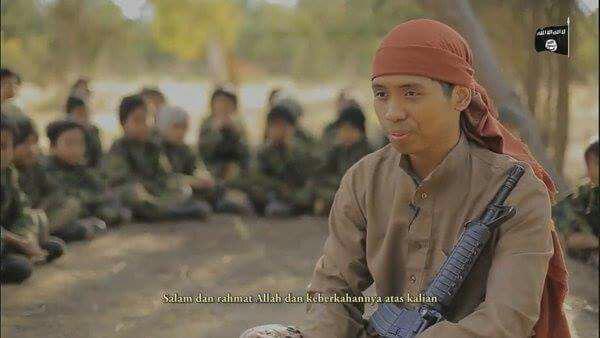 Rama Indonesia del Daesh Entrena Militarmente a Niños para Transformarlos en la Nueva Generación del Terrorismo Takfirí