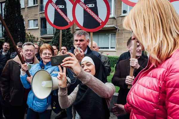 Muslim woman counters Islamophobia with selfies