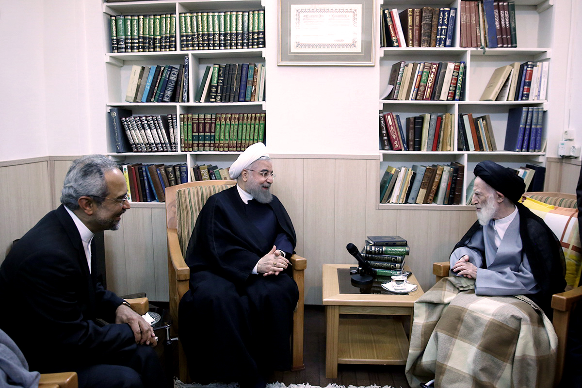 Ayatollah Shobeyri Zanjani: Country’s problems solvable by unity, public effort