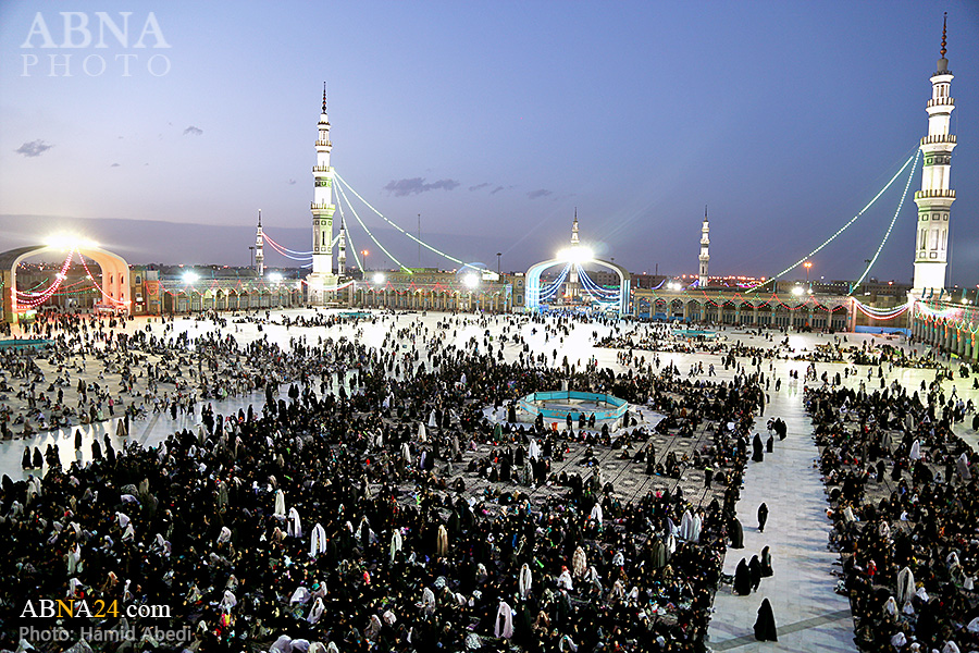تقرير مصور/ استقبال ولادة الامام المهدي (ع) في مسجد جمكران