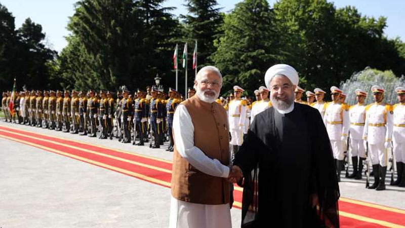 صدر روحانی نے نریندر مودی کا سرکاری استقبال کیا