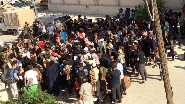 داعش ينفذ حكم الرجم على طفل حتى الموت بدير الزور 