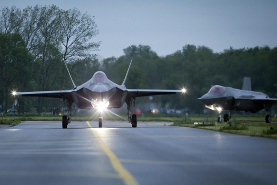  အေမရိကန္၏ F-35 တုိက္ေလယာဥ္ ႏွစ္စင္း နယ္သာလန္သို႔ ပထမဆုံးအႀကိမ္ ေရာက္ရွိ