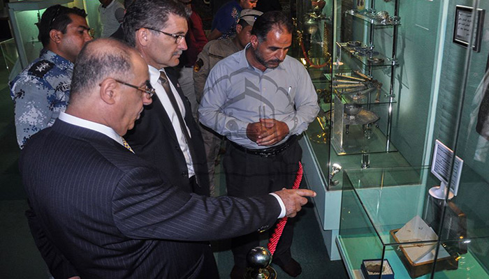 Canadian ambassador to Iraq visits museum of Imam Hussein Holy Shrine / Pics