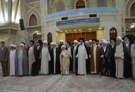 اعضاء مجلس خبراء القيادة يجددون العهد والميثاق مع الاهداف السامية للامام الراحل