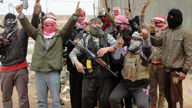 Iraq: ISIS launches attack on Heet District using light, medium weapons