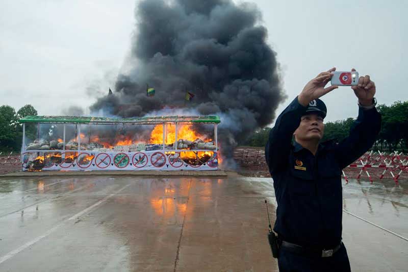 ဒဂုံႏွင့္ ရတနာပုံ စီမံခ်က္ႏွစ္ရပ္ျဖင့္ ရန္ကုန္ႏွင့္ မႏၱေလးတြင္ ႏွိမ္နင္းမည္