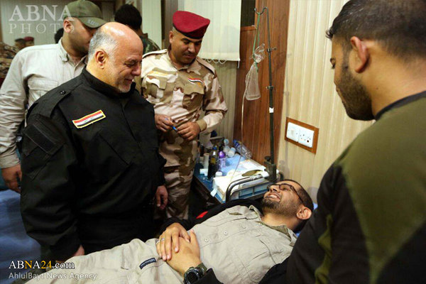 Fotos: irakischer Ministerpräsident Haider al-Abadi besuchte die Verletzten der Befreiungsoperation der Stadt Falludscha