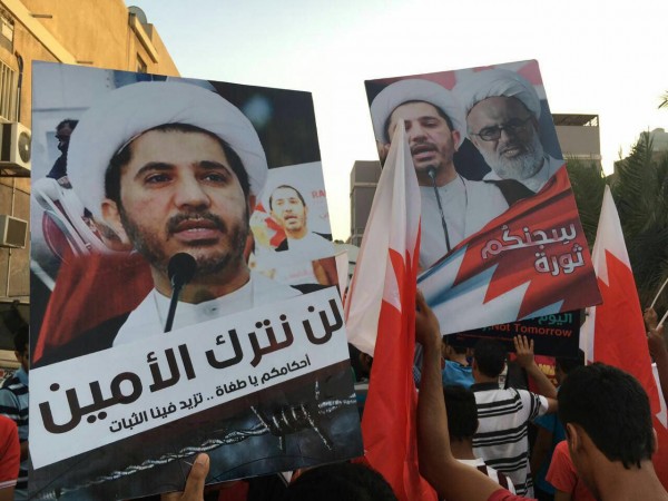 مناطق واسعة تشهد احتجاجات غاضبة رفضا للحكم الصادر بحق الشيخ علي سلمان