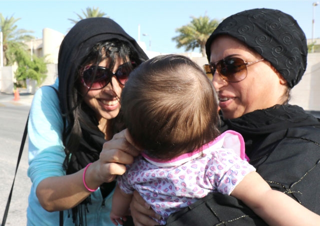 Bahrain regime releases Shiite activist 'Zainab al-Khawaja', Her father still in life imprisonment / Photos