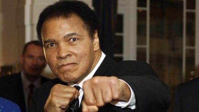 Umro legendarni bokser Muhamed Ali