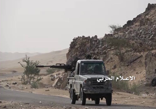 الجيش اليمني يدمر دبابة للمرتزقة ويغنم عتاد عسكري بمديرية عسيلان بشبوة (صور)