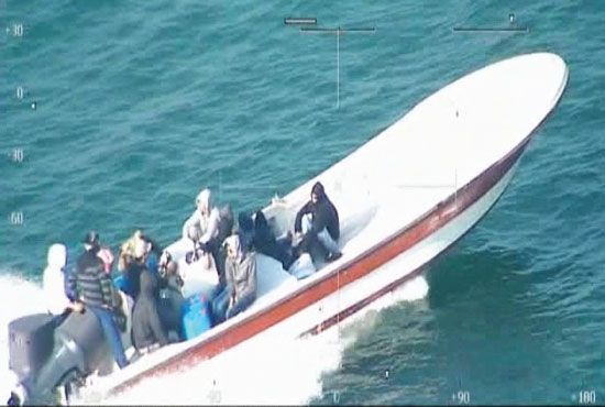 الداخلية البحرينية تقول إنها أحبطت تهريب 8 مطلوبين سياسيين عبر البحر لخارج البلاد (صور+ اسماء)