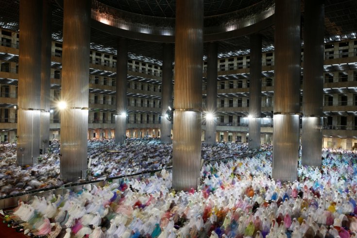 UK Muslims Fast Longest Ramadan in Decades