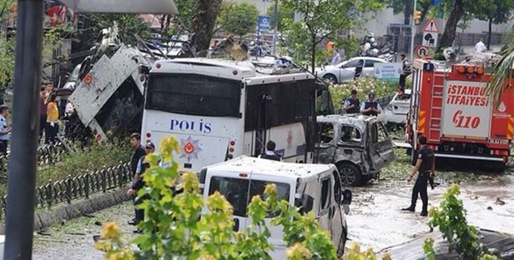 11 Muertos y 36 Heridos en Ataque Terrorista contra Autobus de la Policía Turca en el Centro de Estambul 