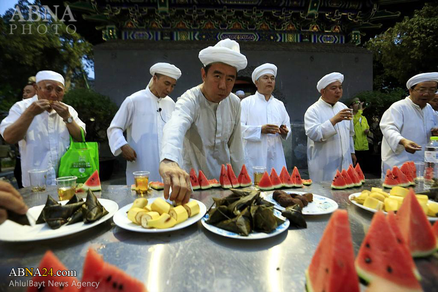 تقرير مصور/ سفرة فطور المسلمين في شهر رمضان المبارك بالصين