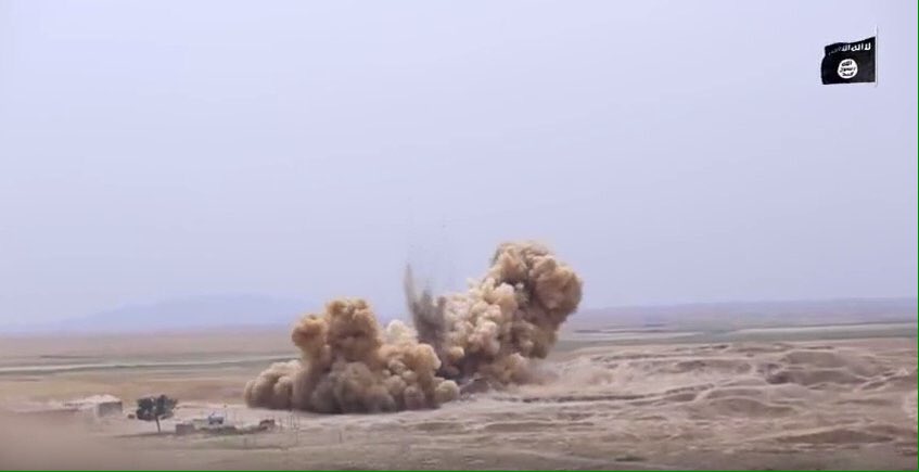 "داعش" يهدم معبداً أثرياً في نينوى ويتوعد بنسف اهرامات مصر