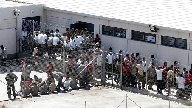 Barcelona Reabre Cárcel para Inmigrantes  