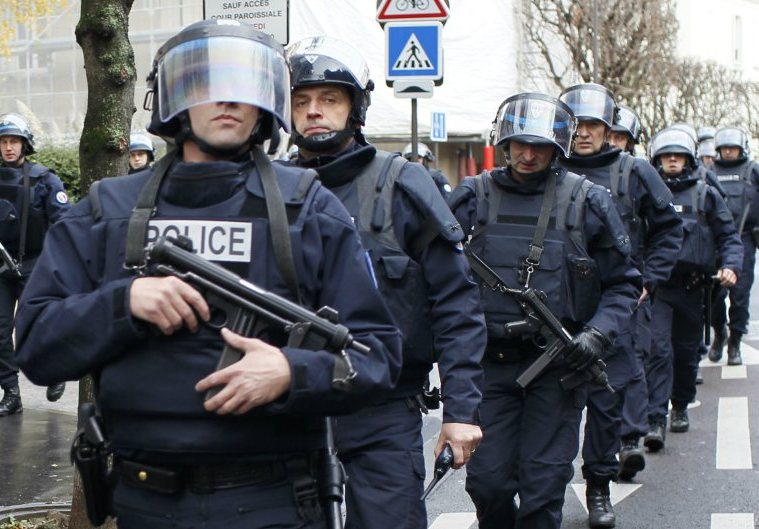 داعش يتبنى قتل ضابط بالشرطة الفرنسية في باريس