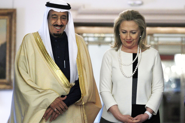 “El Régimen Saudí Financia la Campaña de Hillary Clinton” 