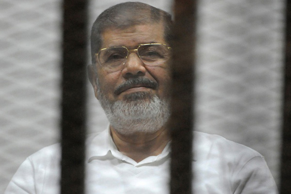 エジプト裁判所が、モルシ前大統領に終身刑を言い渡す