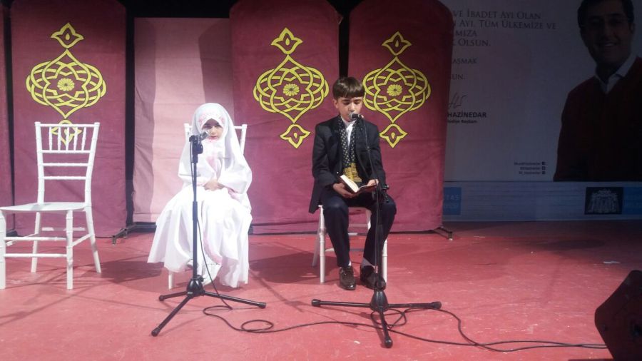 7-year-old Iranian Qari recites holy Quran at Istanbul Mosques