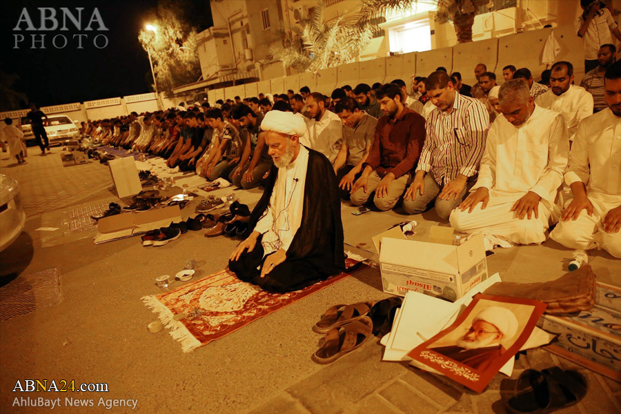 Bahreiníes  Demuestran su Apoyo al «Ayatulá Issa Qassim»  Reuniéndose en la Hora del  Iftar a las Afueras de su Casa