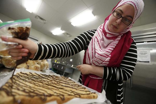 Muslims in Canada Share Iftar with Indigenous People