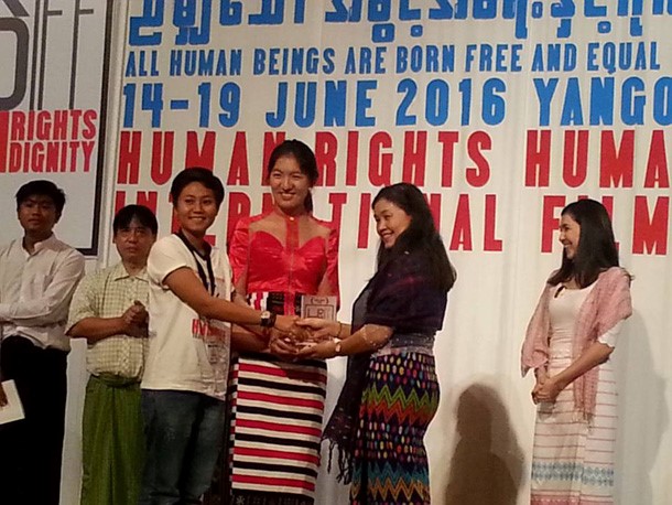 ဖားကန္႔ ေက်ာက္စိမ္း မွတ္တမ္းတင္ကား လူ႔အခြင့္အေရး ႐ုပ္ရွင္ပြဲေတာ္တြင္ ဆု၂ ဆုခ်ိတ္