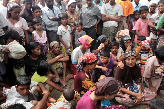 Myanmar bans officials from saying 'Rohingya'