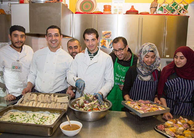 Kilburn Cafe in London feeds community for free throughout Ramadan / Pics