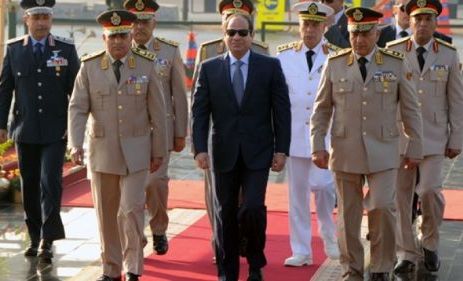 المعارضة المصرية يتهم السيسى و وزرائه بالخيانة العظمى بعد حكم مصرية تيران وصنافير