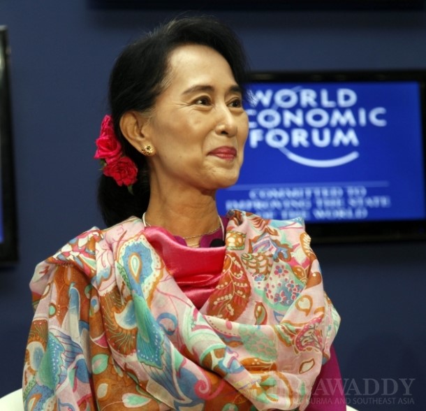 အားလံုး အာ႐ံုစိုက္ခံရသည့္ ေဒၚေအာင္ဆန္းစုၾကည္ႏွင့္ ထိုင္းခရီးစဥ္