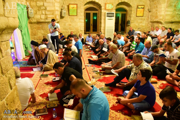 تقارير مصور/ اللبنانيون يحيون ليلة القدر الاولى في مسجد بنت جبيل الكبير