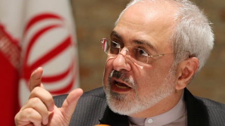 Zarif fordert in Paris Beseitigung der Probleme im Banksektor