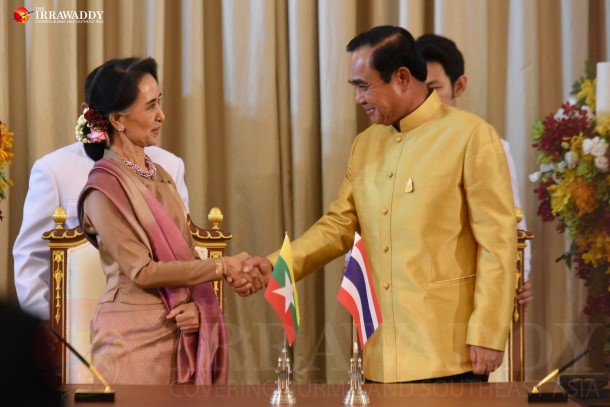ေဒၚေအာင္ဆန္းစုၾကည္ ခရီးစဥ္အတြင္း နယ္စပ္ႏွင့္ အလုပ္သမားေရးရာ နားလည္မႈ စာခြ်န္လႊာ လက္မွတ္ေရးထိုး