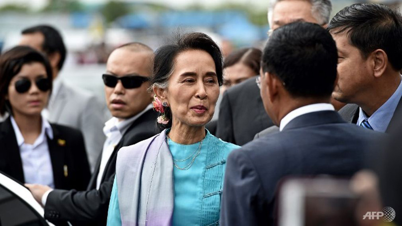 ေဒၚေအာင္ဆန္းစုၾကည္ ေရာက္ၿပီးေနာက္ ဆာမြတ္ဆက္ခြန္ျပည္နယ္ အုပ္ခ်ဳပ္ေရးမွဴးႏွင့္ ျပည္နယ္တာ၀န္ရွိသူမ်ား ရာထူးေရႊ႕ေျပာင္းခံရ